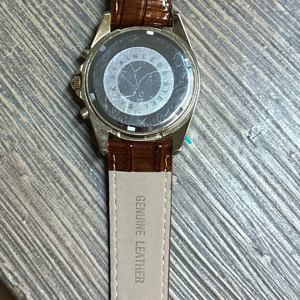 NEW Geneva Ladies Watch Genuine Leather Band | Mother Pearl Face | NWOT - Picture 7 of 9